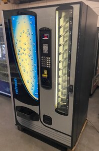 Refurbished USI 3151 Soda Vending Machine